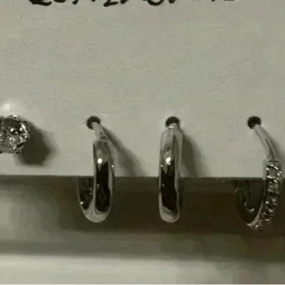 New Modern Korean Earing Set Silver Color - Picture 1 of 4